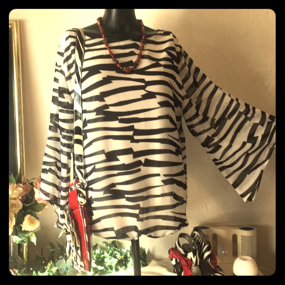 I. N. Studio Zebra Print Angled 3/4” Sleeve - Picture 1 of 8